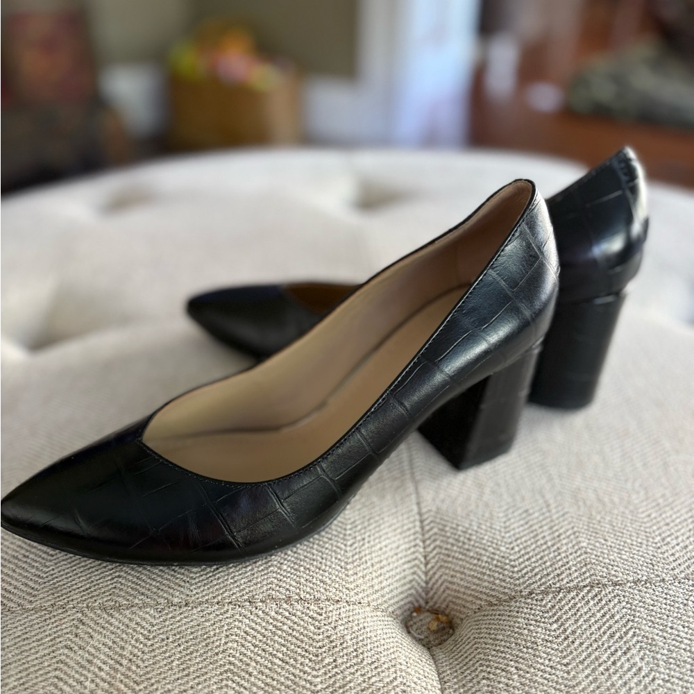 Johnston & Murphy Leather Crocodile Block Heeled Pointy Toe Pumps